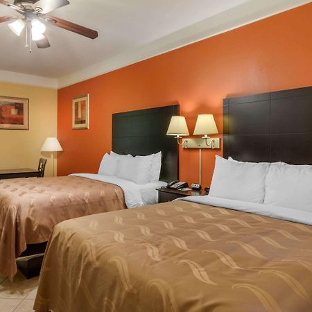 Quality Inn & Suites At The Outlets Mercedes-Weslaco エクステリア 写真