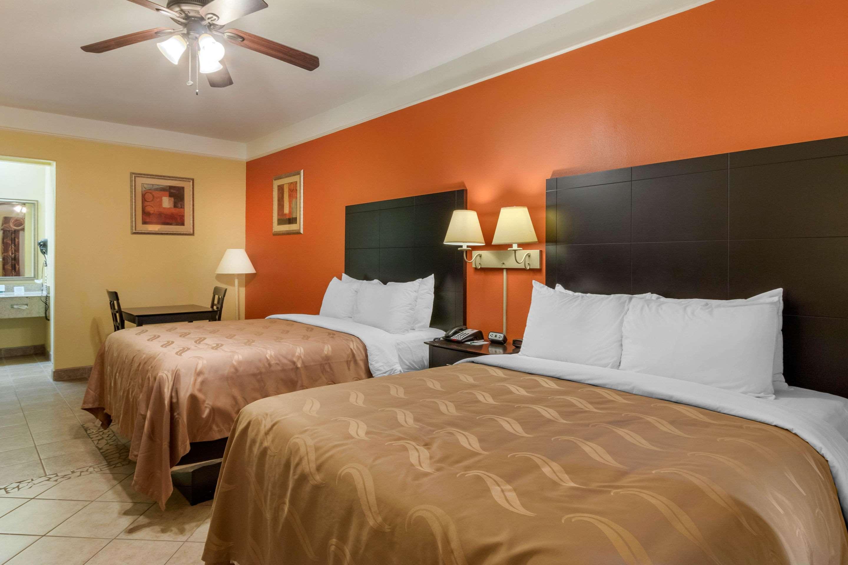 Quality Inn & Suites At The Outlets Mercedes-Weslaco エクステリア 写真