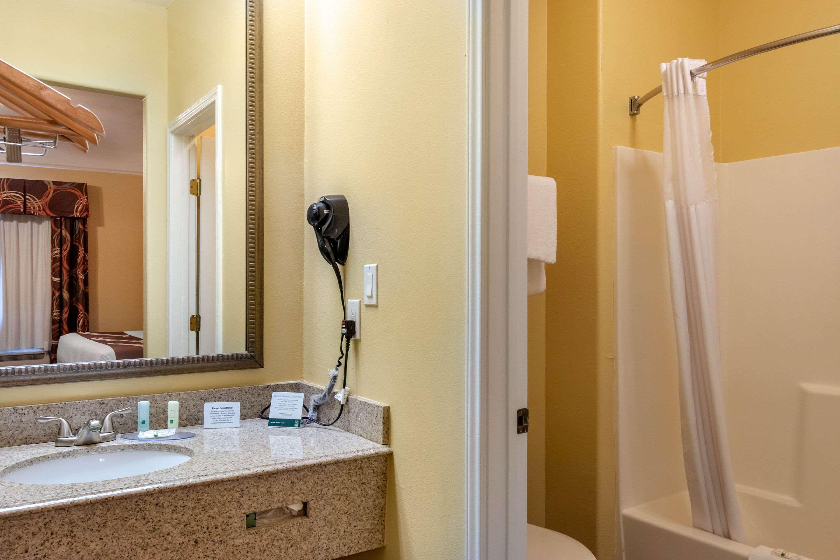 Quality Inn & Suites At The Outlets Mercedes-Weslaco エクステリア 写真