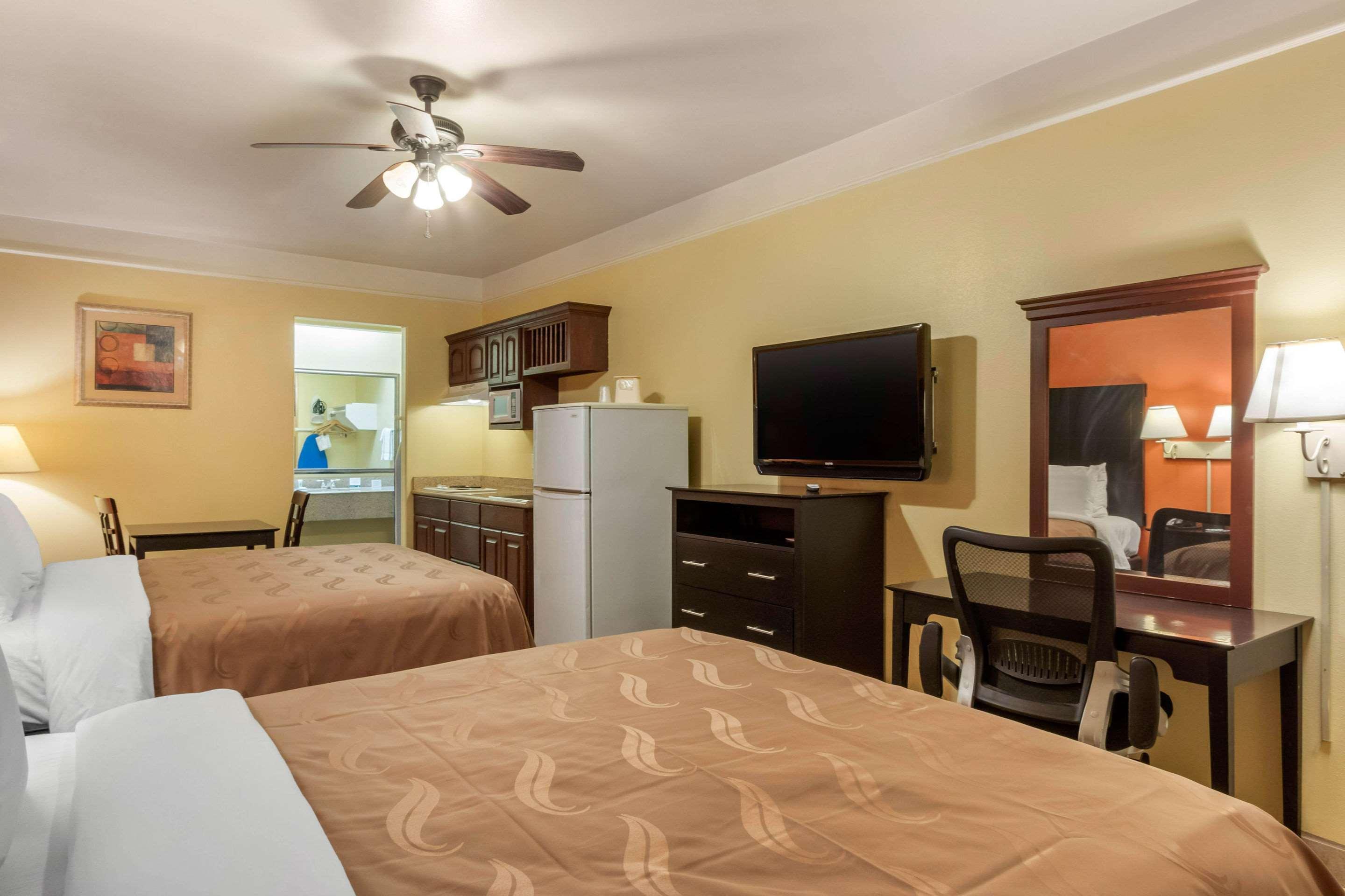 Quality Inn & Suites At The Outlets Mercedes-Weslaco エクステリア 写真
