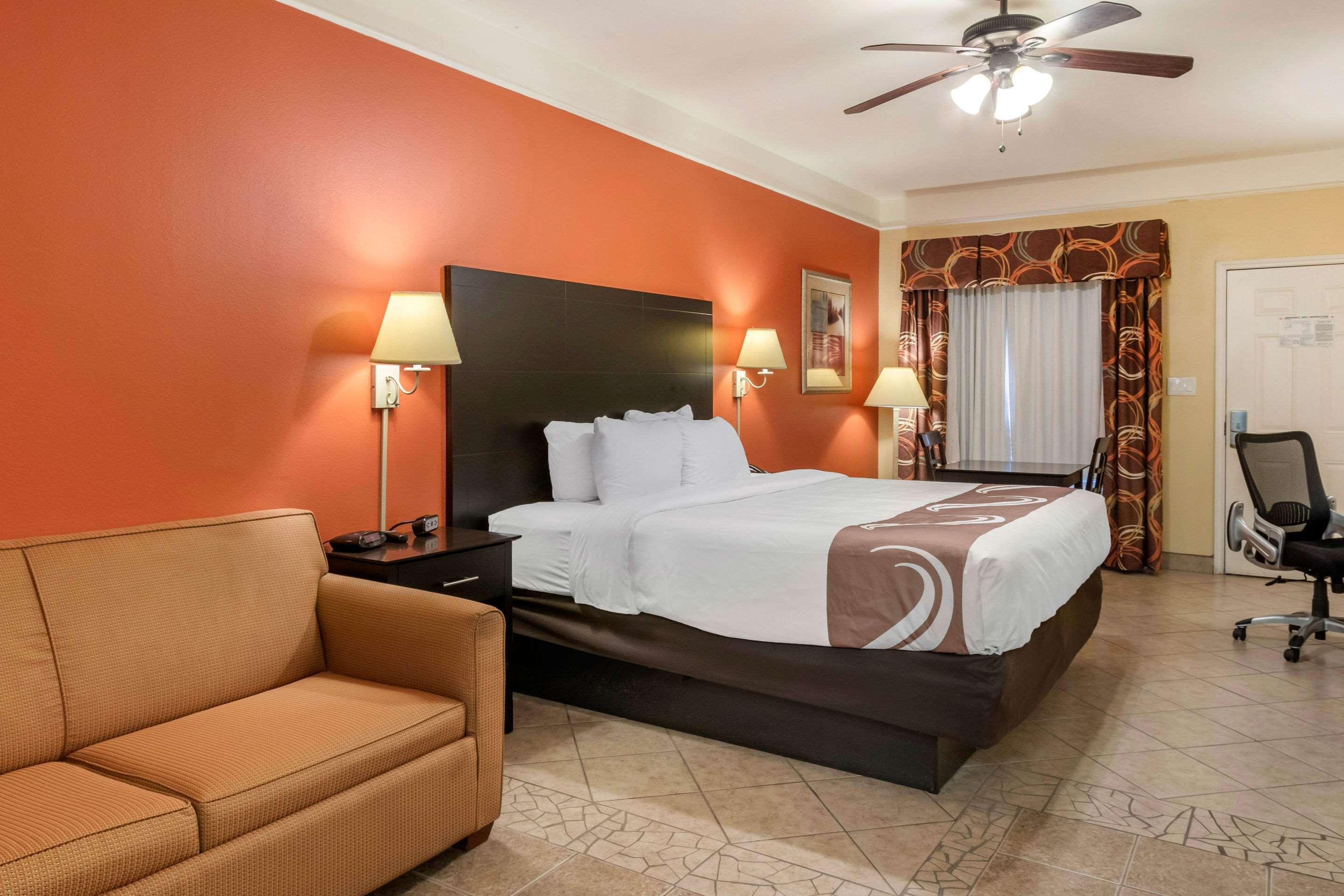 Quality Inn & Suites At The Outlets Mercedes-Weslaco エクステリア 写真