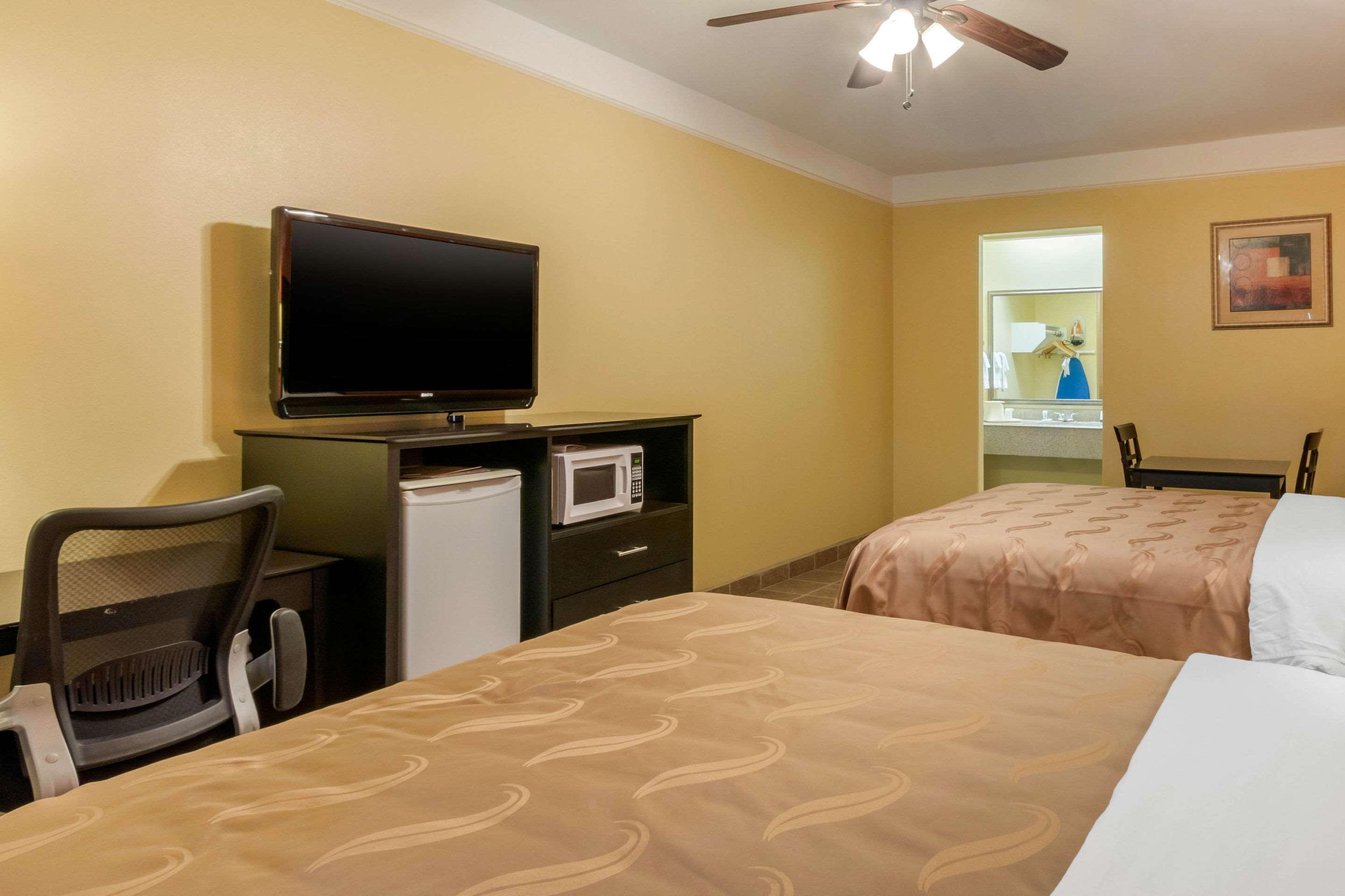 Quality Inn & Suites At The Outlets Mercedes-Weslaco エクステリア 写真