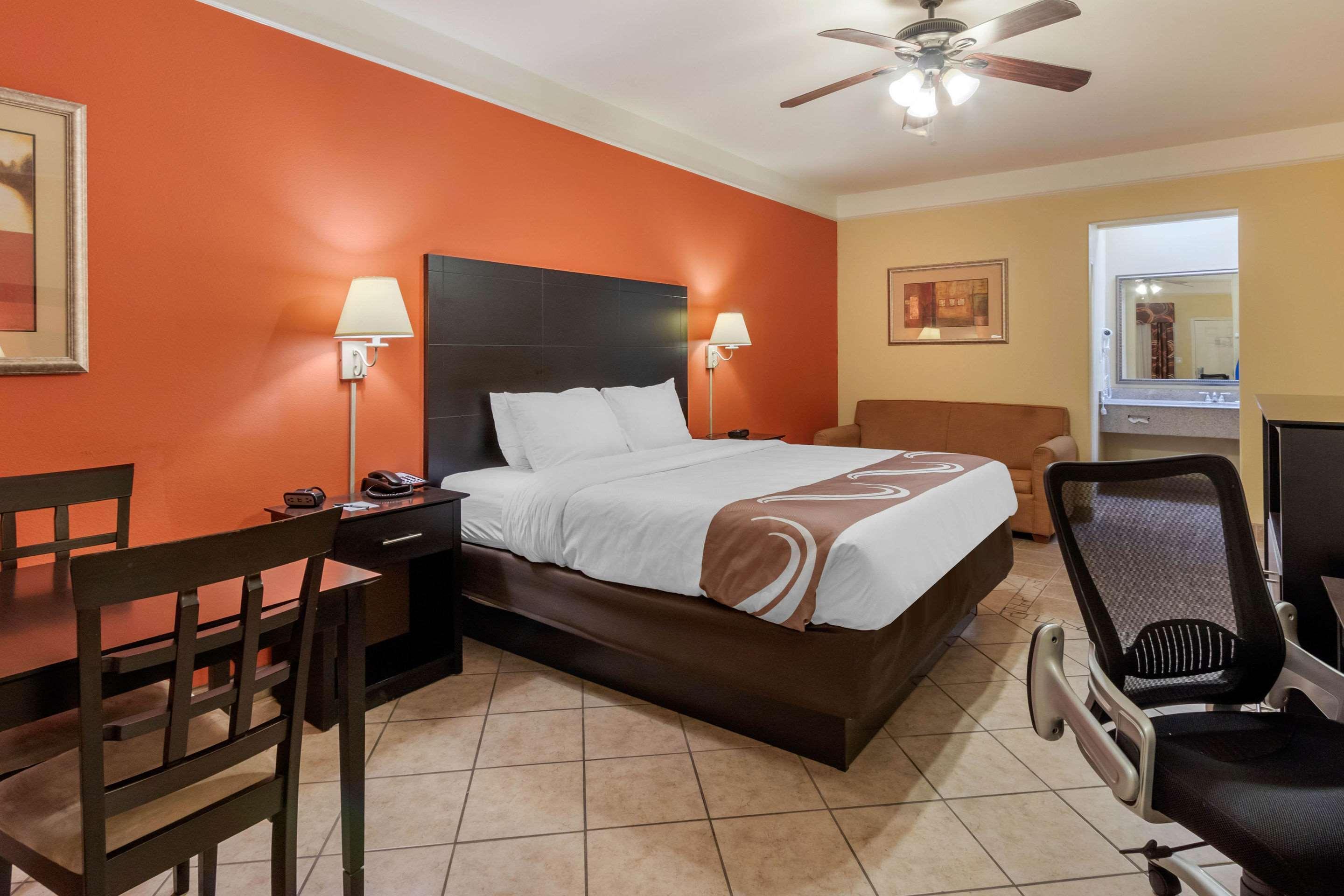 Quality Inn & Suites At The Outlets Mercedes-Weslaco エクステリア 写真