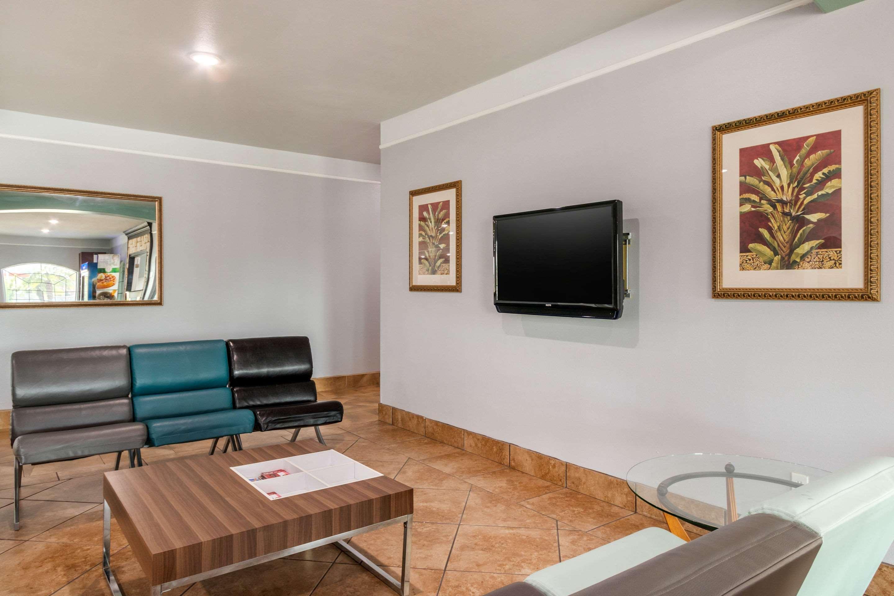 Quality Inn & Suites At The Outlets Mercedes-Weslaco エクステリア 写真