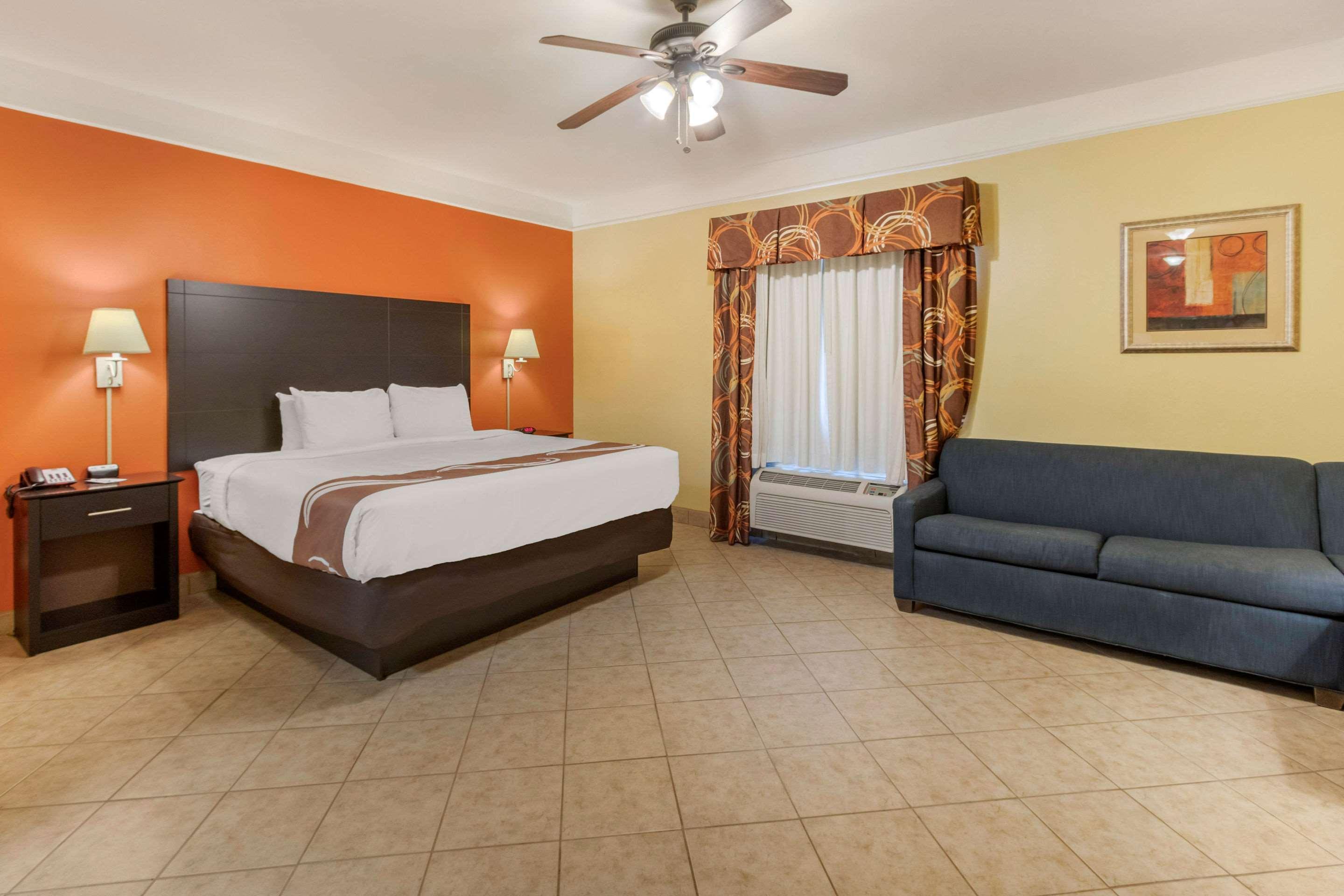 Quality Inn & Suites At The Outlets Mercedes-Weslaco エクステリア 写真