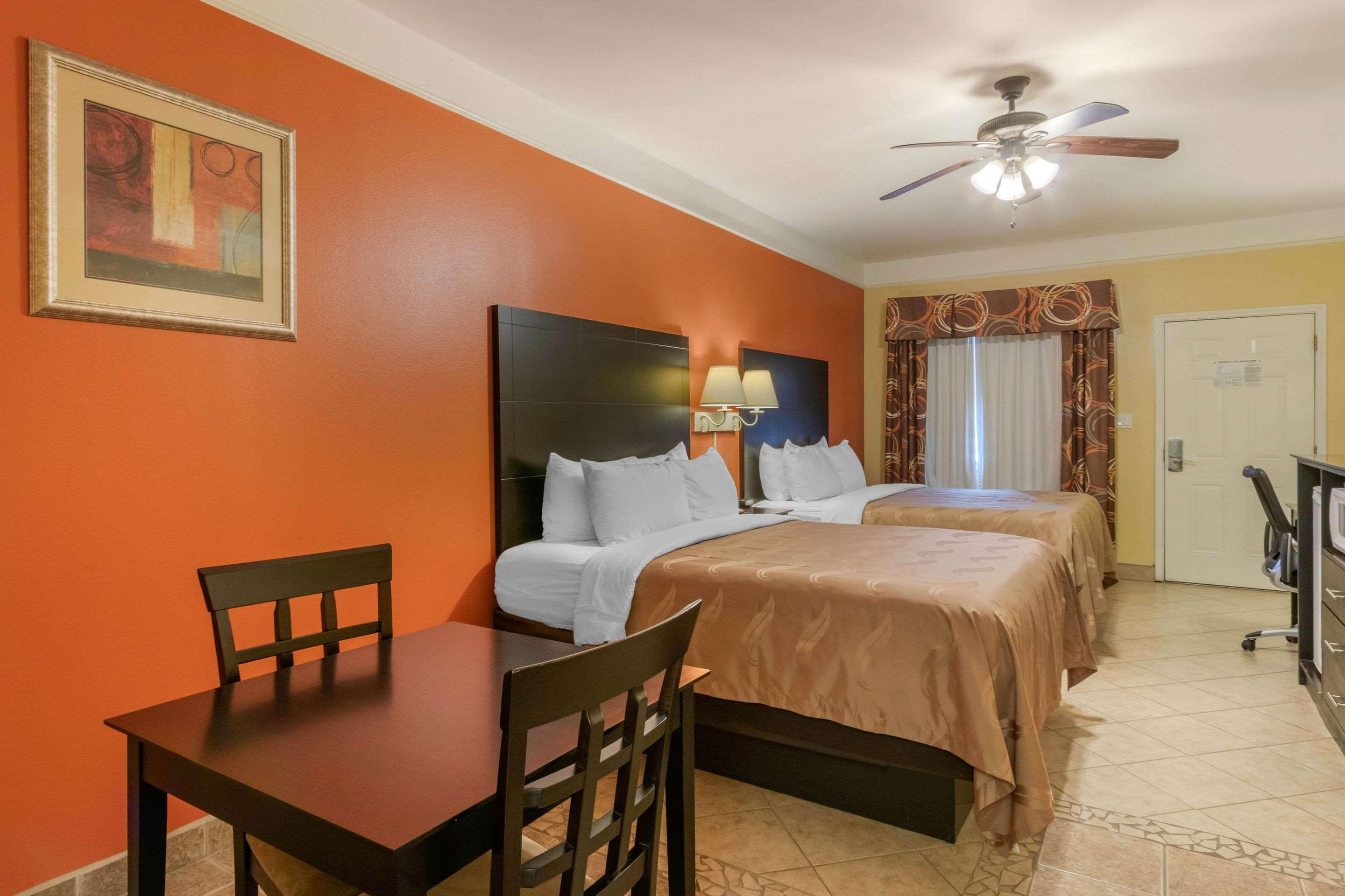 Quality Inn & Suites At The Outlets Mercedes-Weslaco エクステリア 写真