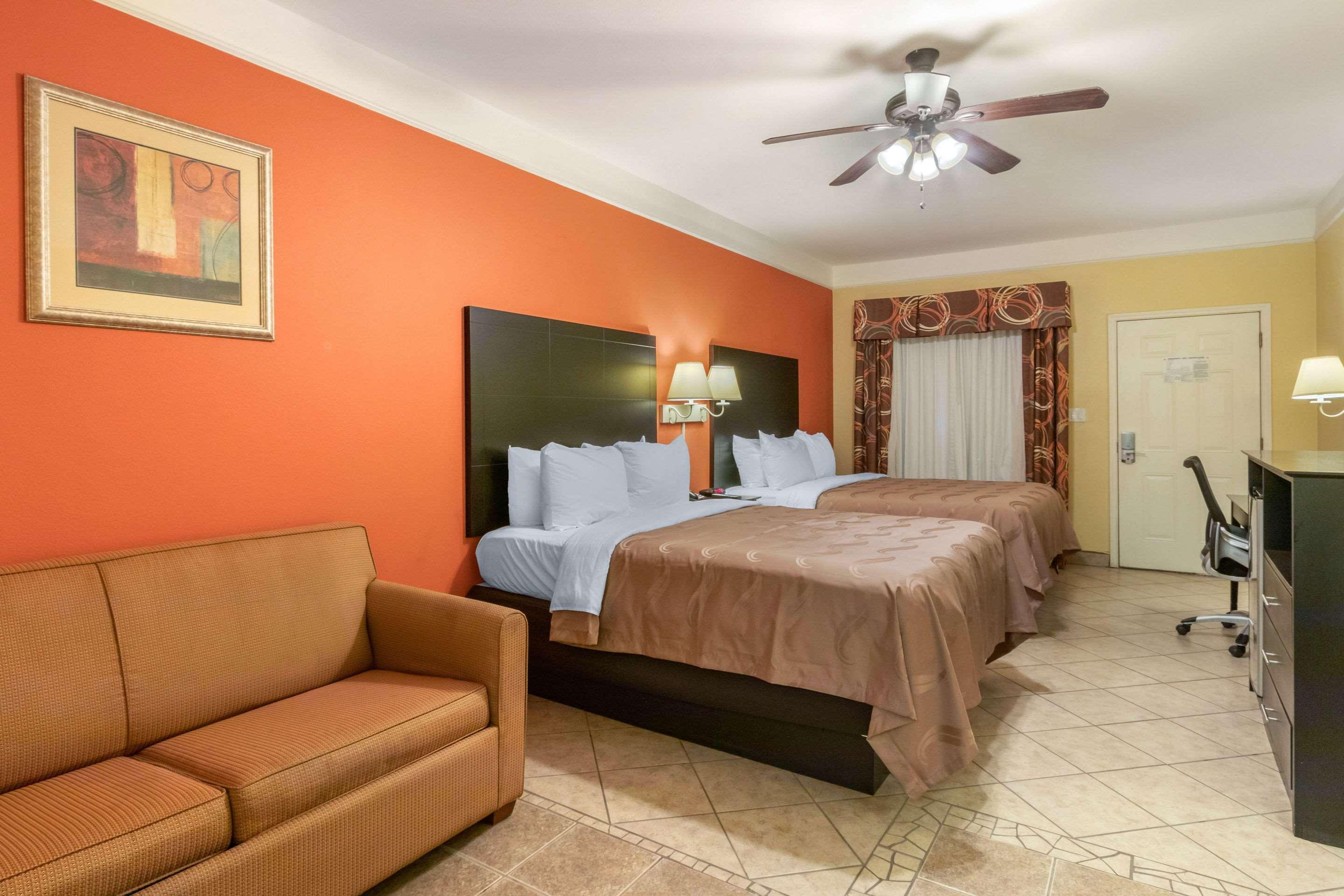 Quality Inn & Suites At The Outlets Mercedes-Weslaco エクステリア 写真