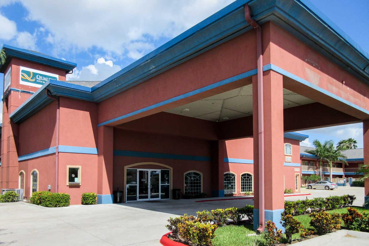 Quality Inn & Suites At The Outlets Mercedes-Weslaco エクステリア 写真
