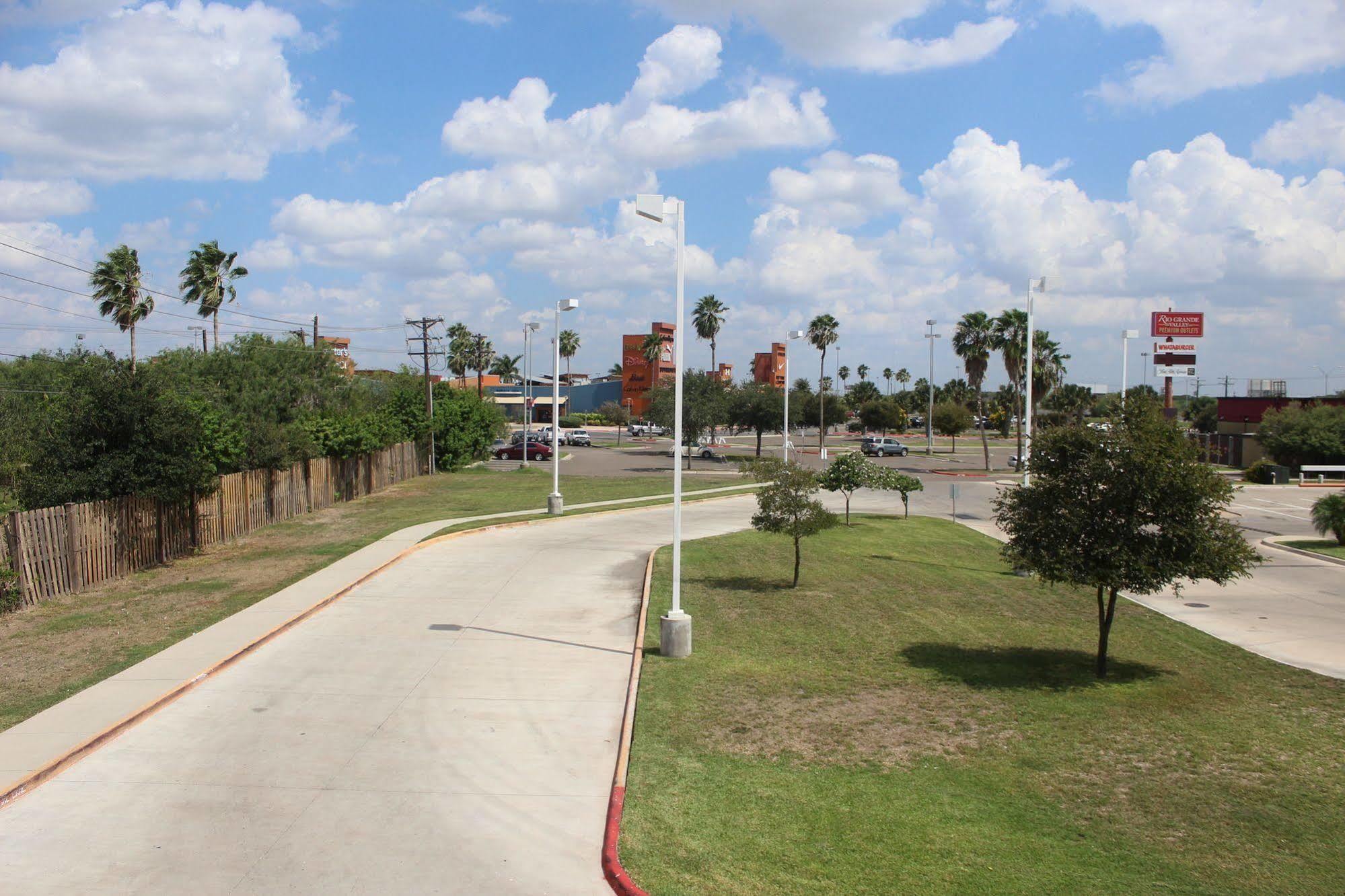 Quality Inn & Suites At The Outlets Mercedes-Weslaco エクステリア 写真