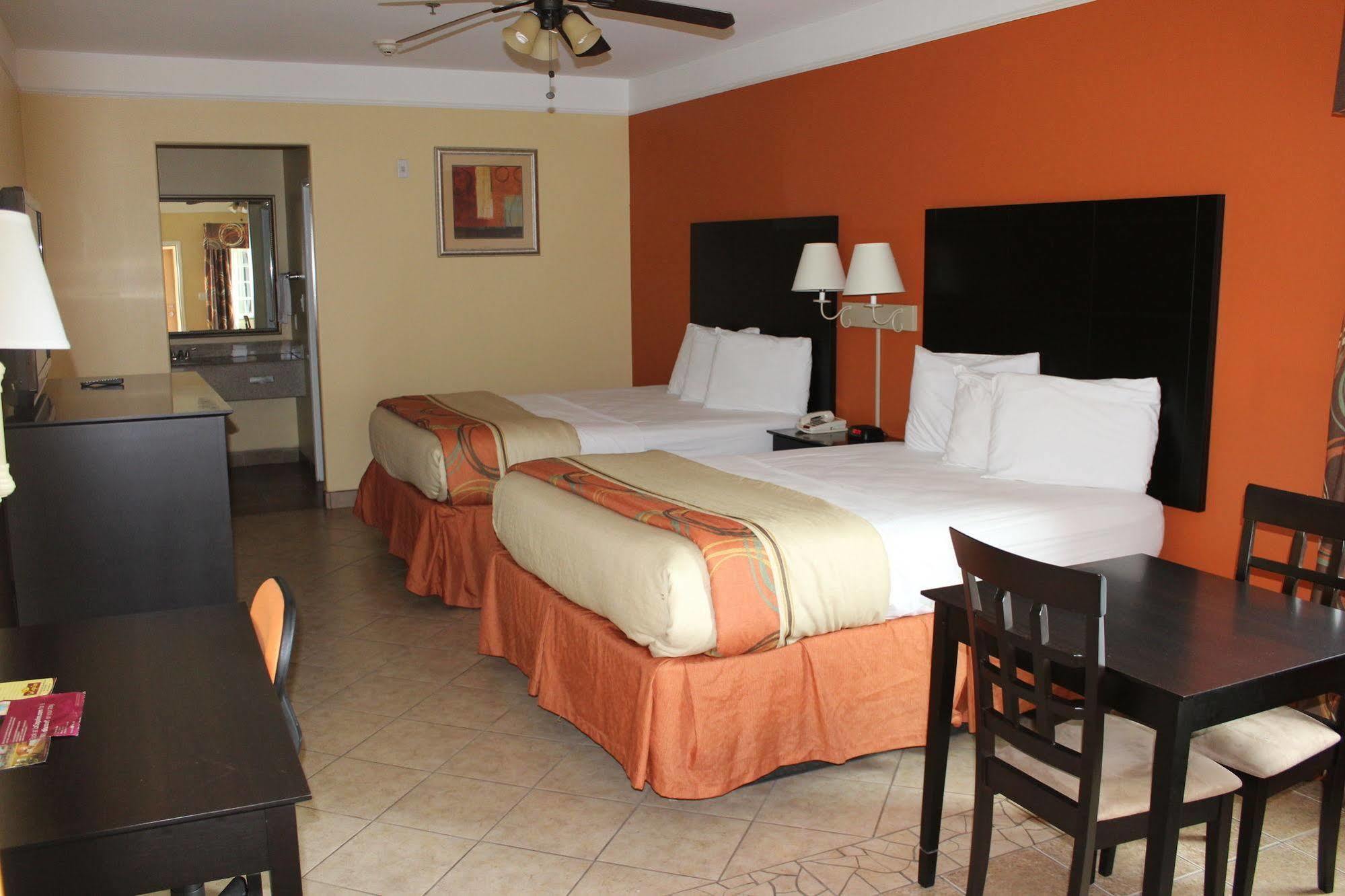 Quality Inn & Suites At The Outlets Mercedes-Weslaco エクステリア 写真