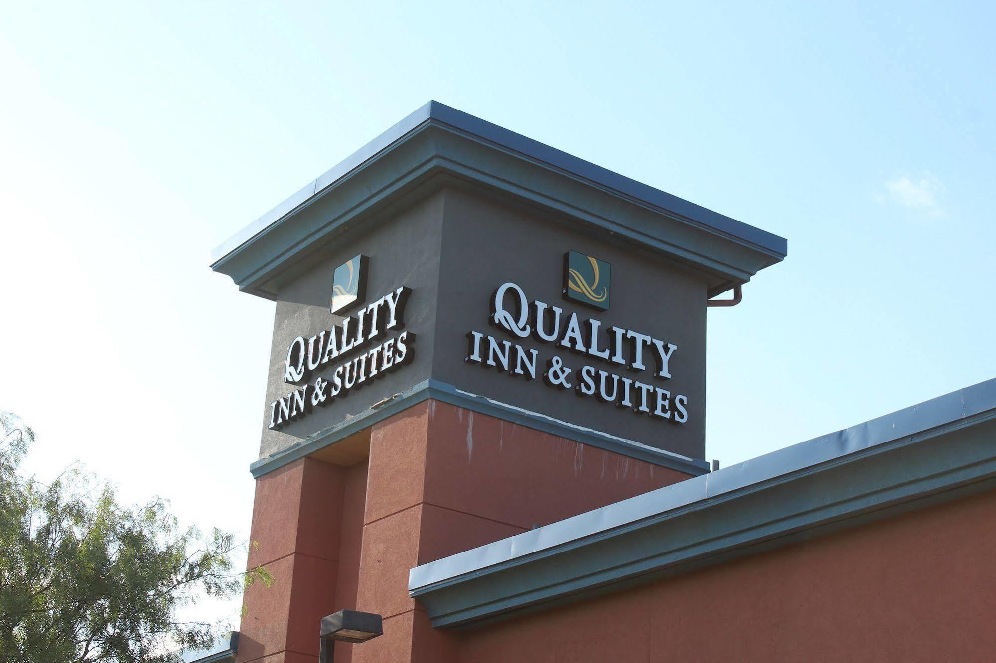 Quality Inn & Suites At The Outlets Mercedes-Weslaco エクステリア 写真