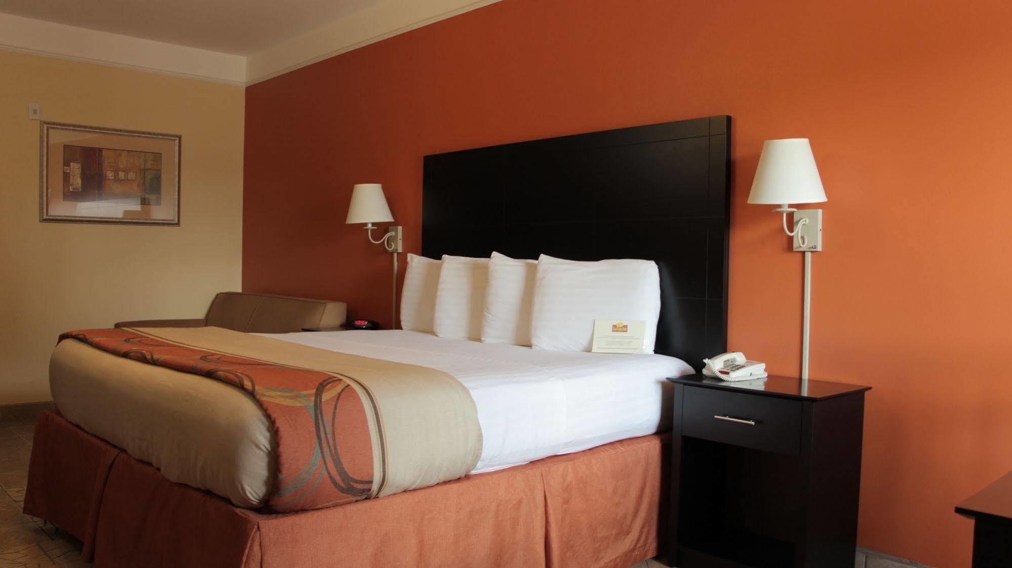 Quality Inn & Suites At The Outlets Mercedes-Weslaco エクステリア 写真