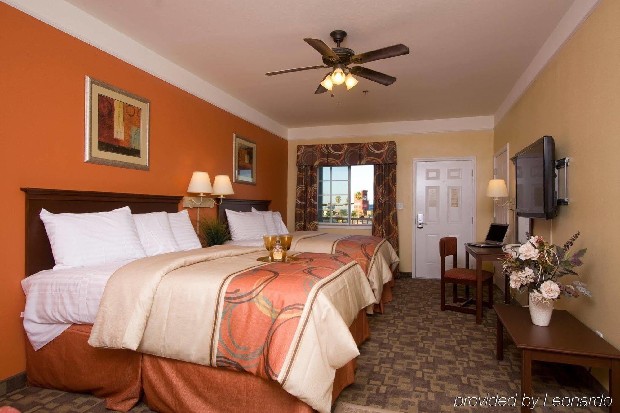 Quality Inn & Suites At The Outlets Mercedes-Weslaco エクステリア 写真