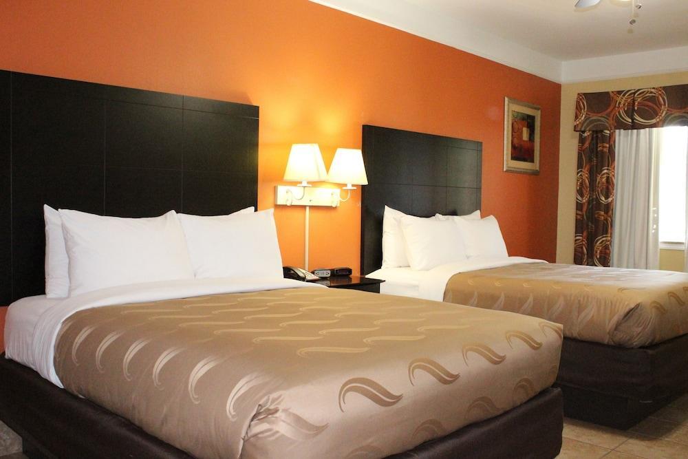 Quality Inn & Suites At The Outlets Mercedes-Weslaco エクステリア 写真
